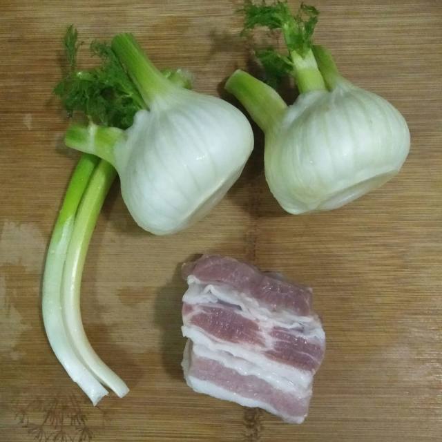 炒茴香球,味道清甜,质地脆嫩,十分钟搞定下饭菜