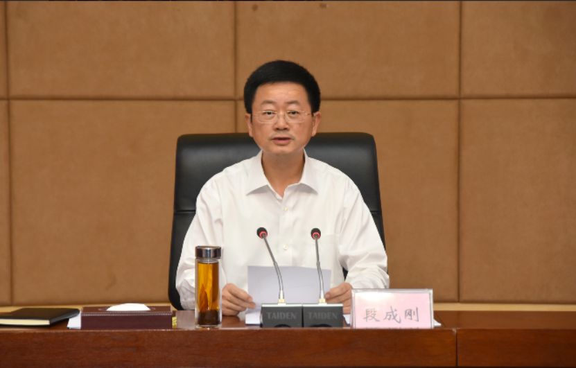 段成刚为两江新区党员干部作主题教育专题党课报告