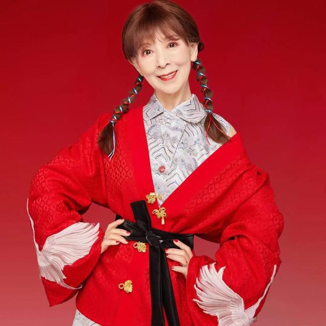 78岁小姐姐汪碧云:年龄不再是限制,美是一生的选择