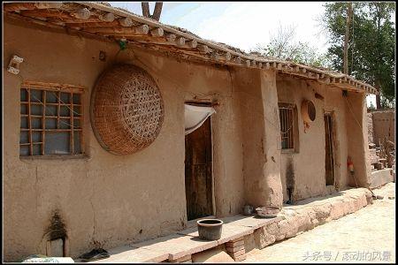 西部泥土房子是时代的产物,没有自卑,只是慢了时代节拍