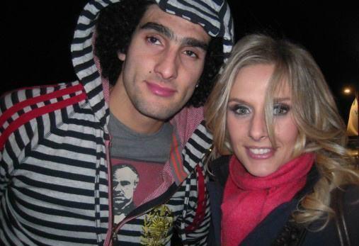 费莱尼女友太多,被鲁能签下不会是因为女友太漂亮吧?