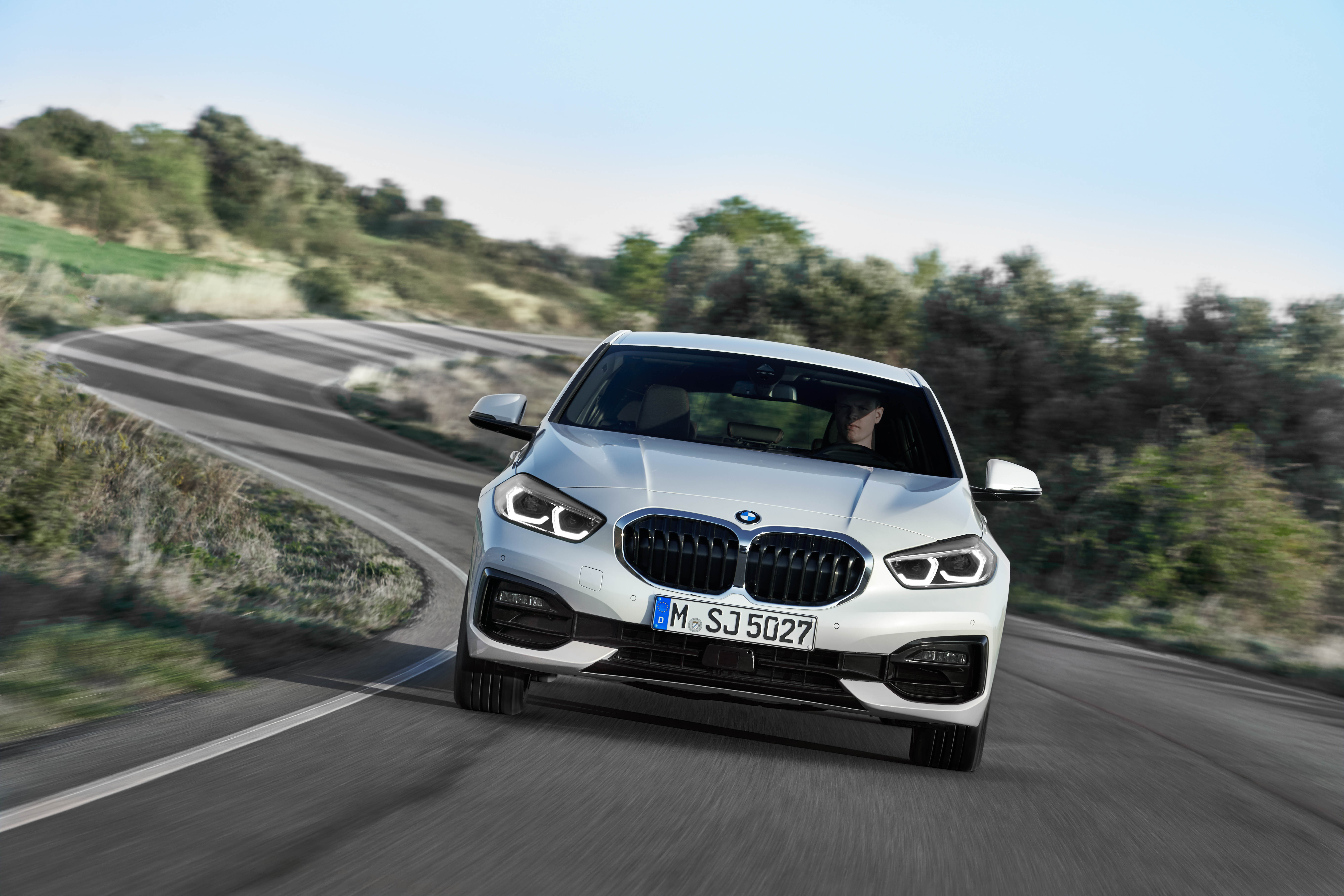 改用前轮驱动的全新一代宝马1系f40整体配置情况如何