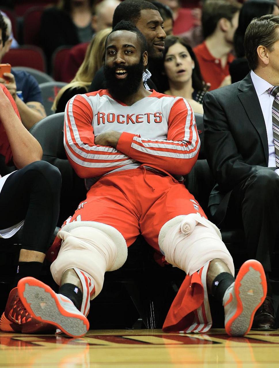 据报道,詹姆斯·哈登(james harden)将行使他在23-24赛季的3560万美元