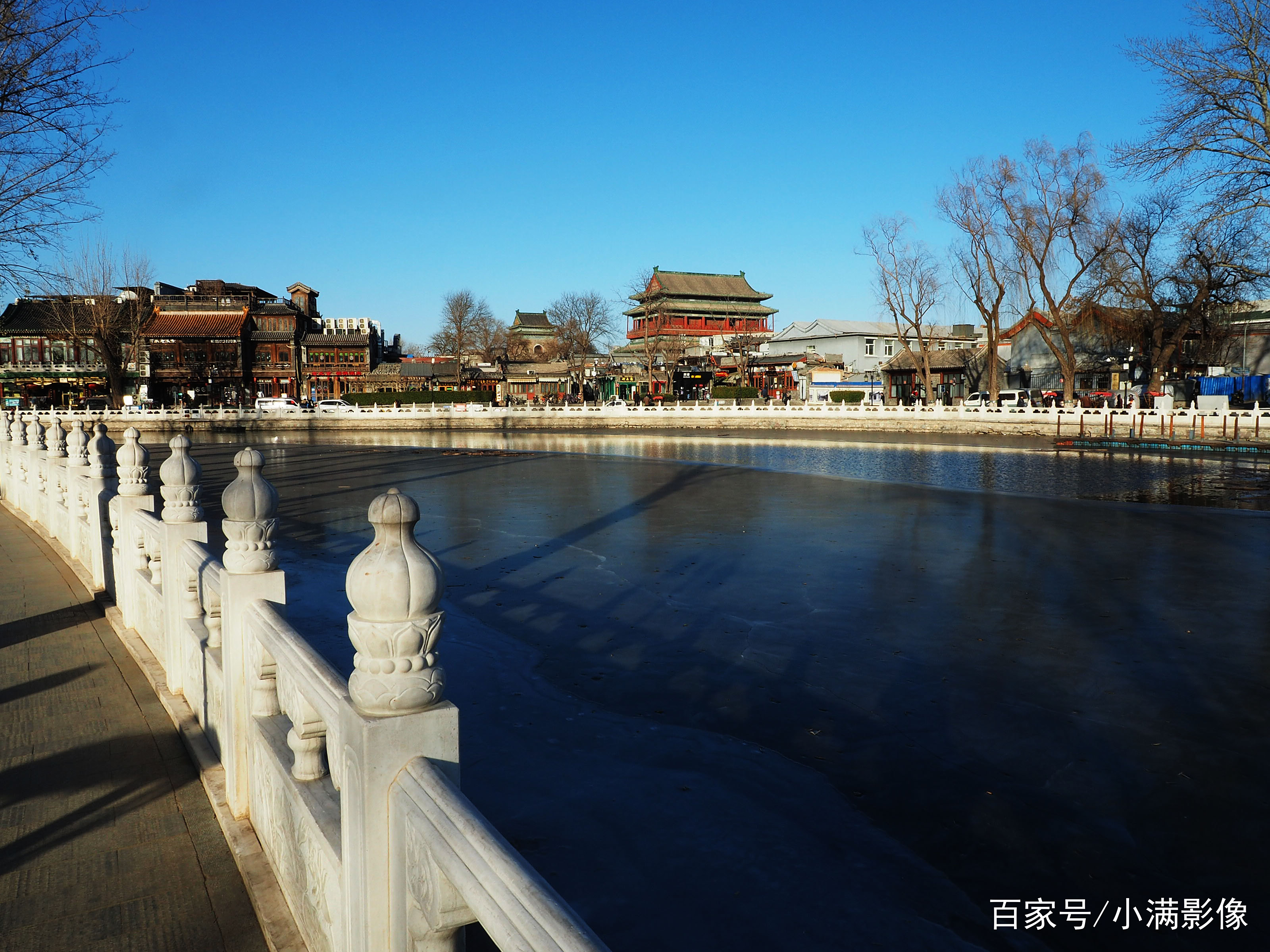 什刹海在北京什么地方(什刹海在北京什么地方三里屯到什刹海坐公交)