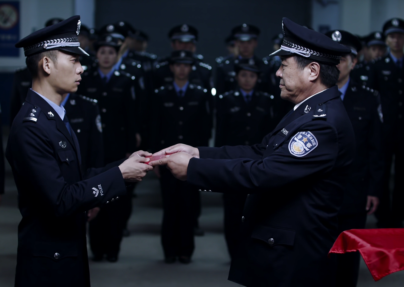 别拿《白夜追凶》的滤镜,去审视不一个类型的《重生》