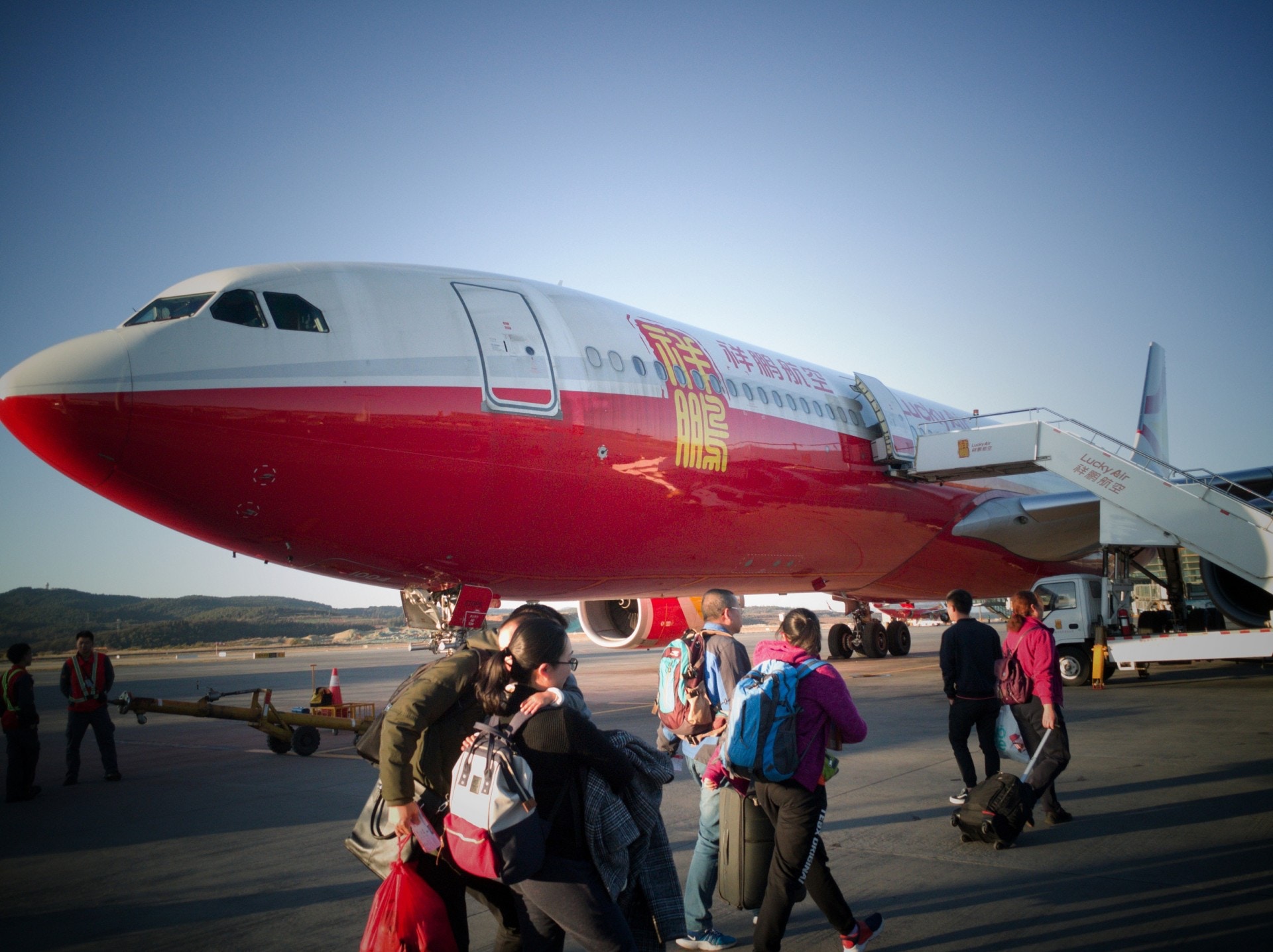 旅客登机时"祈福"投硬币致航班延误 祥鹏航空1个月内第2次中招