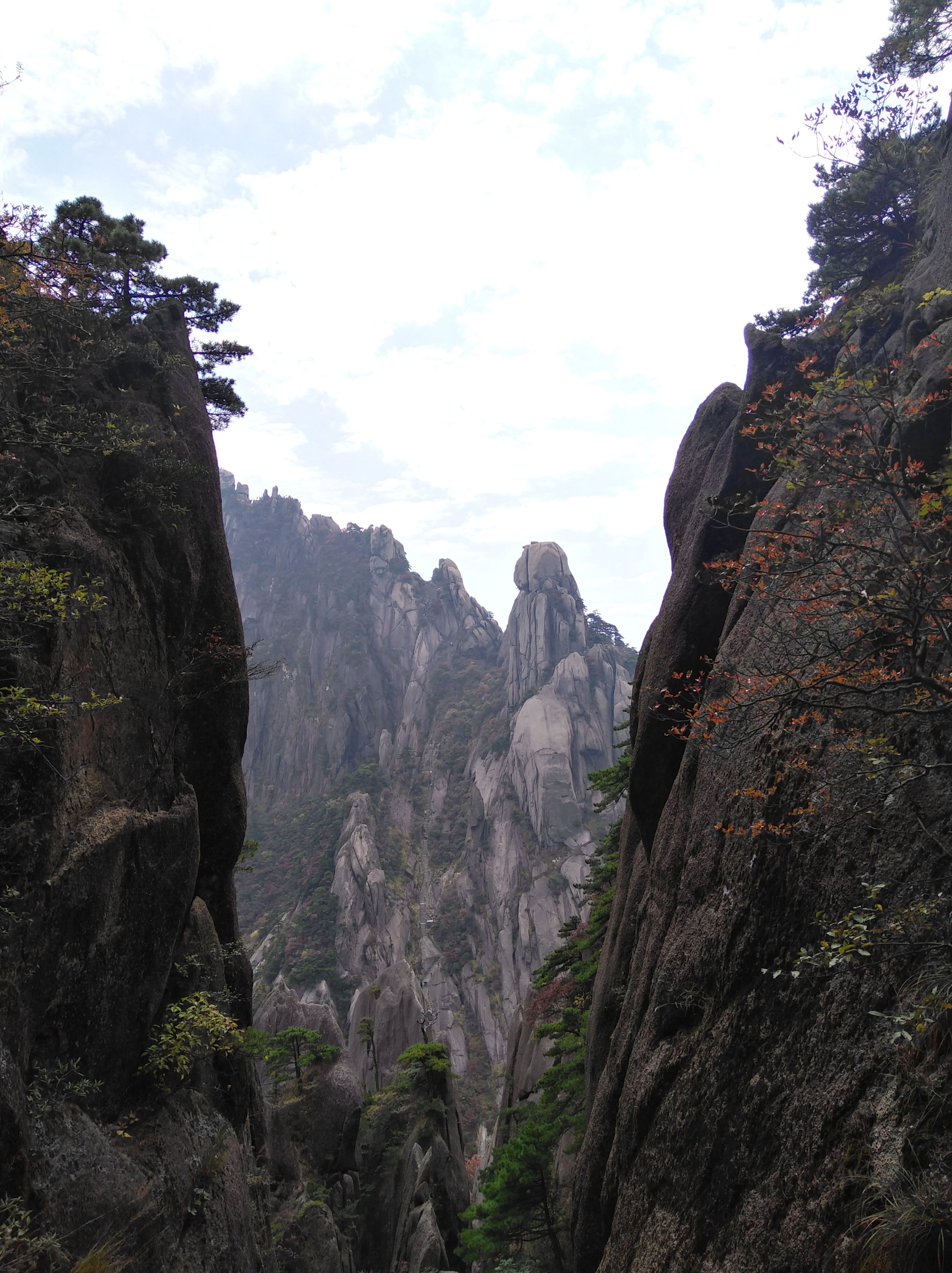 陡峭的山峰 黄山图片