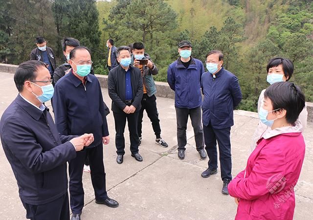 咸宁宣传部长闫英姿来赤壁检查防汛备汛工作与河湖库长制落实情况