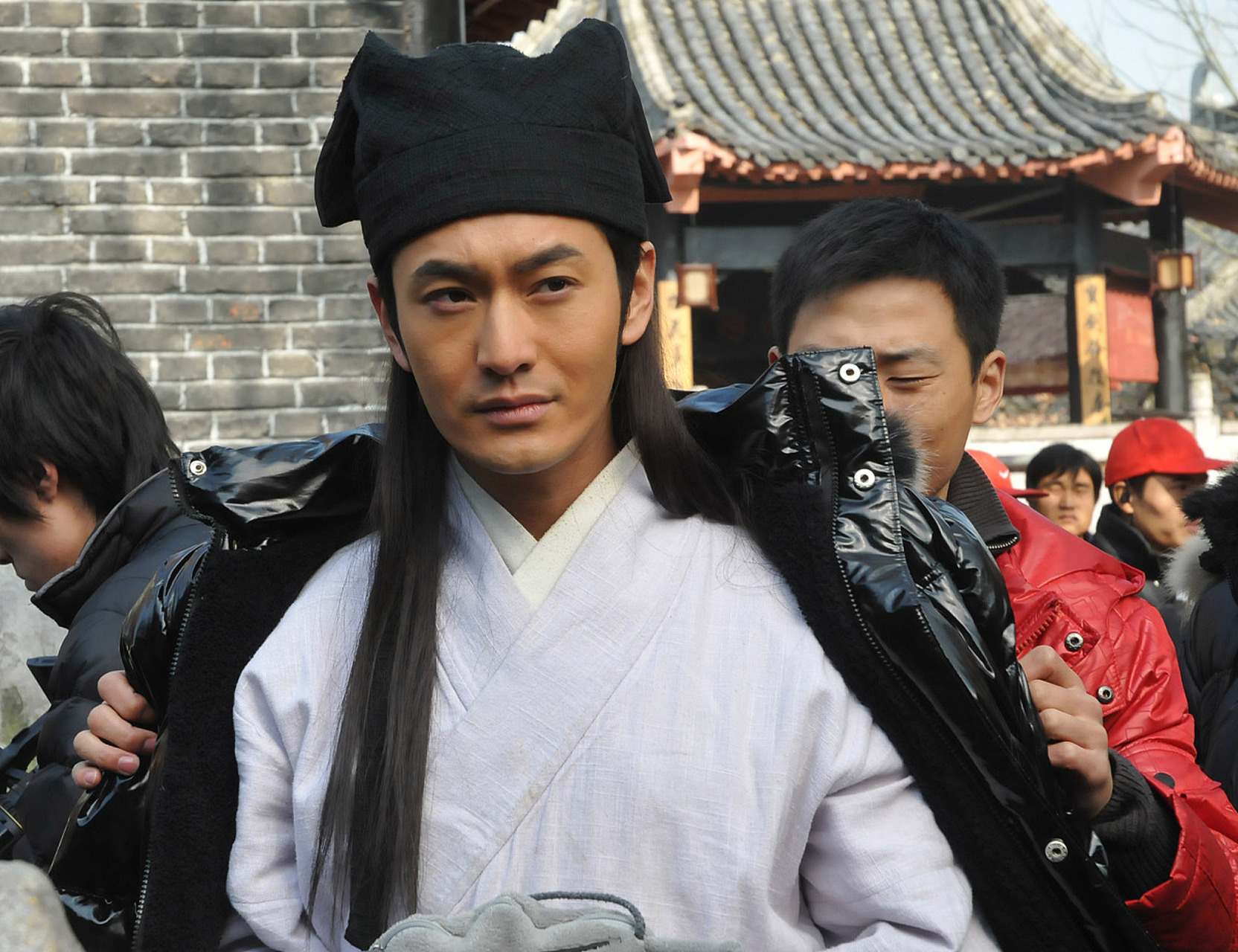 唐伯虎在世时画得一手好画,是当时炙手可热的明星.