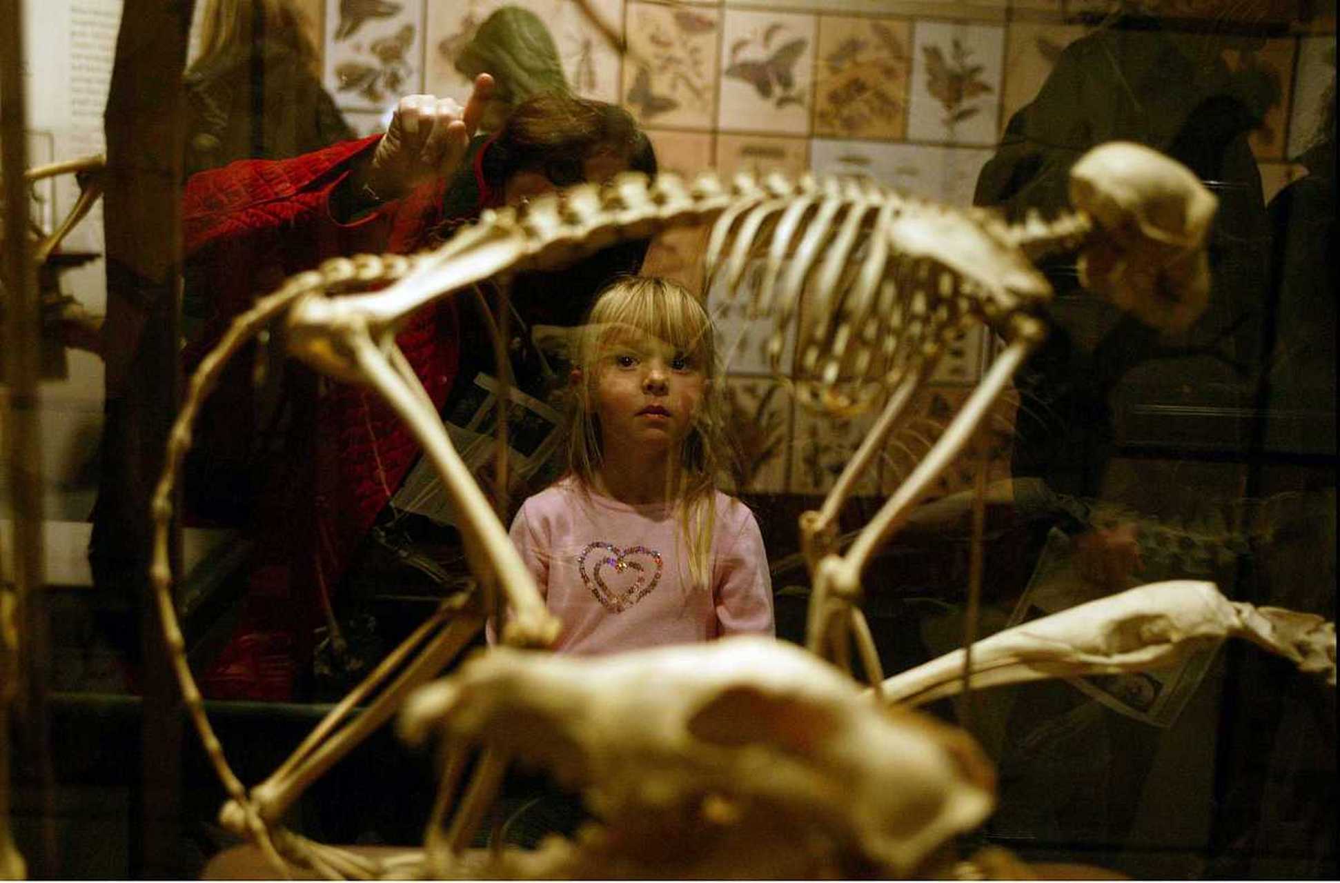 "05《异形》不仅是一部让人尖叫的恐怖片,更是科幻迷心中的不朽传奇