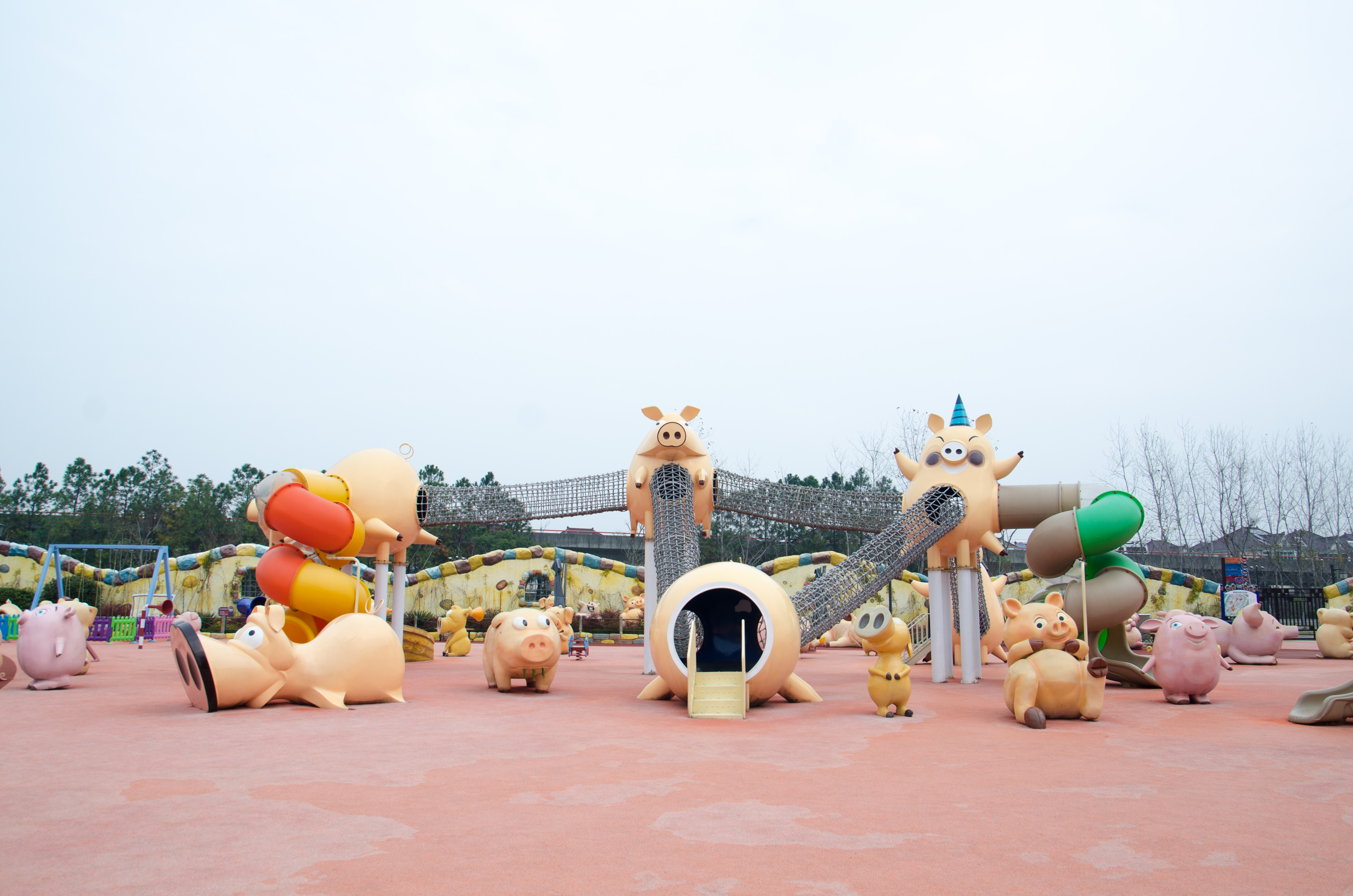 猪年即将来到,浙江一家主题乐园嗨翻天,全国第一家猪主题乐园