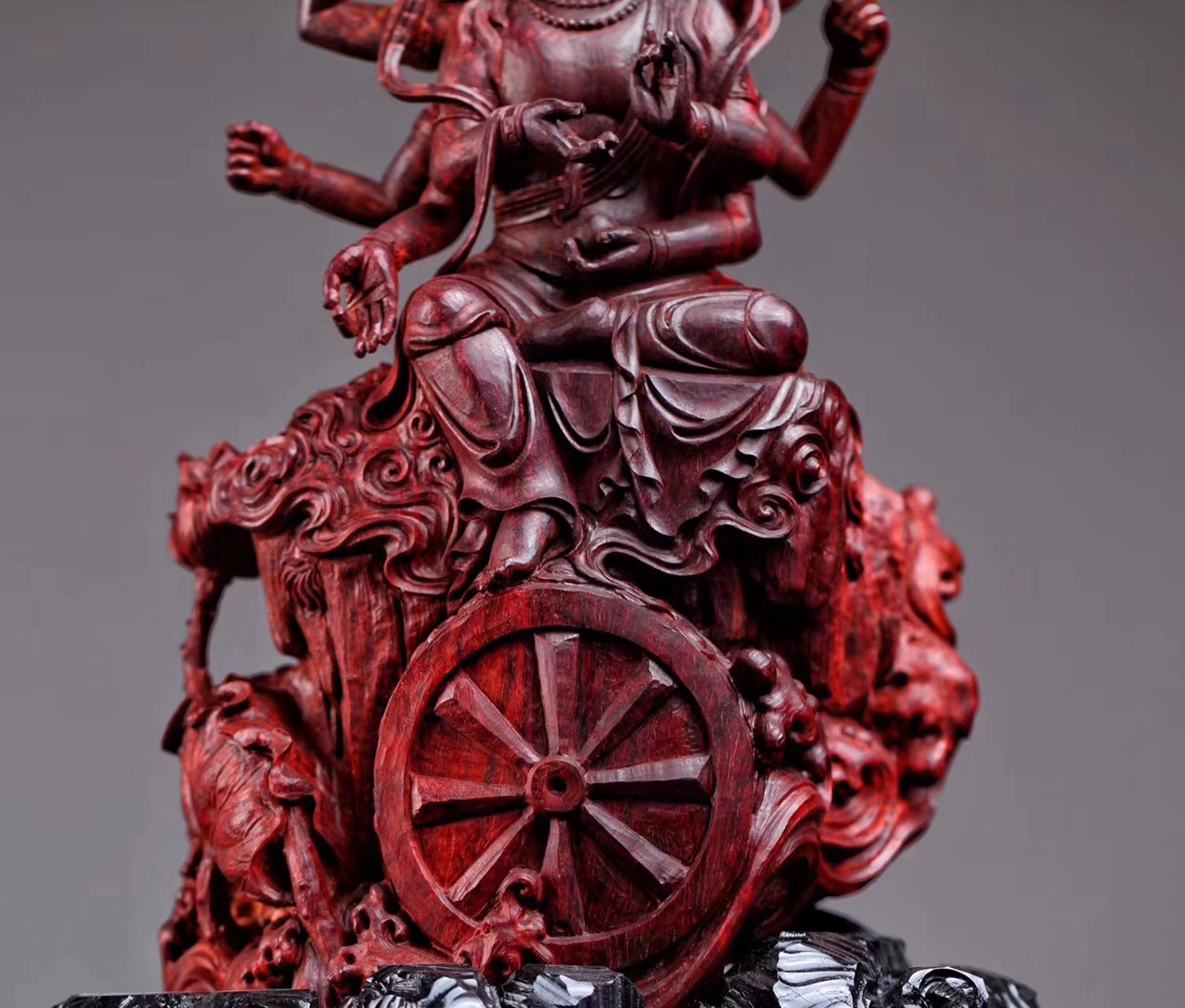 小叶紫檀八臂文殊