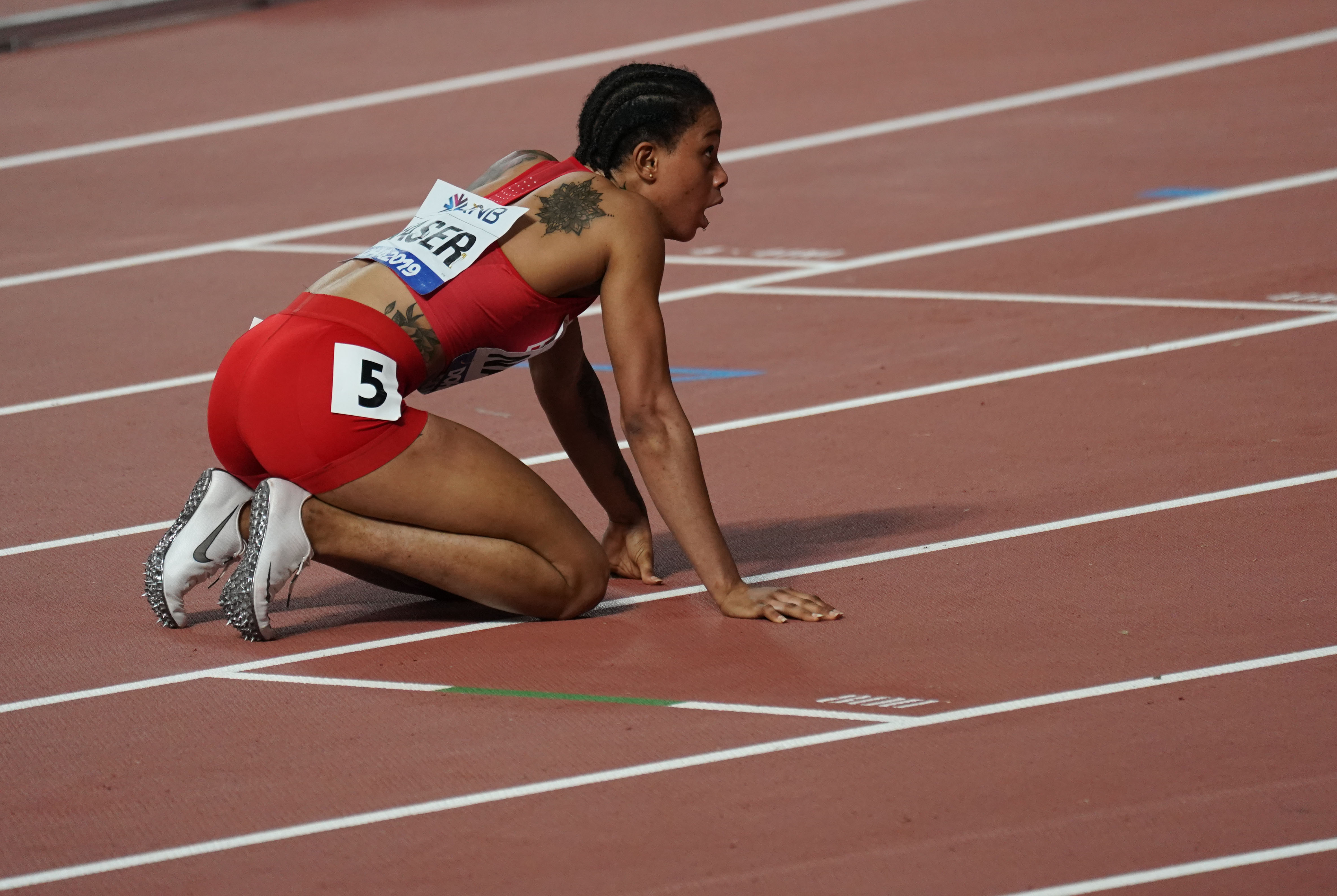 田径——女子400米:巴林选手纳赛尔夺冠(2)