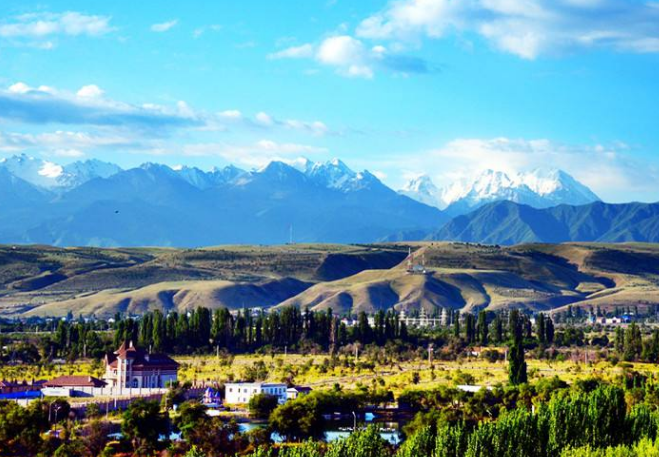 在托克马克南方15公里处,11世纪的布拉纳塔就是建在这个堡垒的附近,今