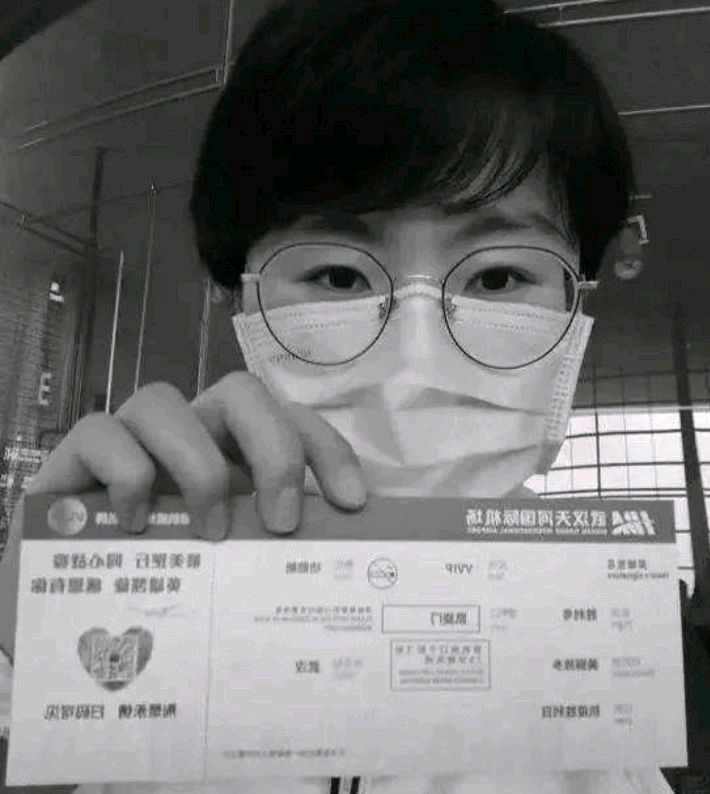 包机接张静静丈夫回国见亡妻最后一面,彰显国家对抗疫英雄的尊重