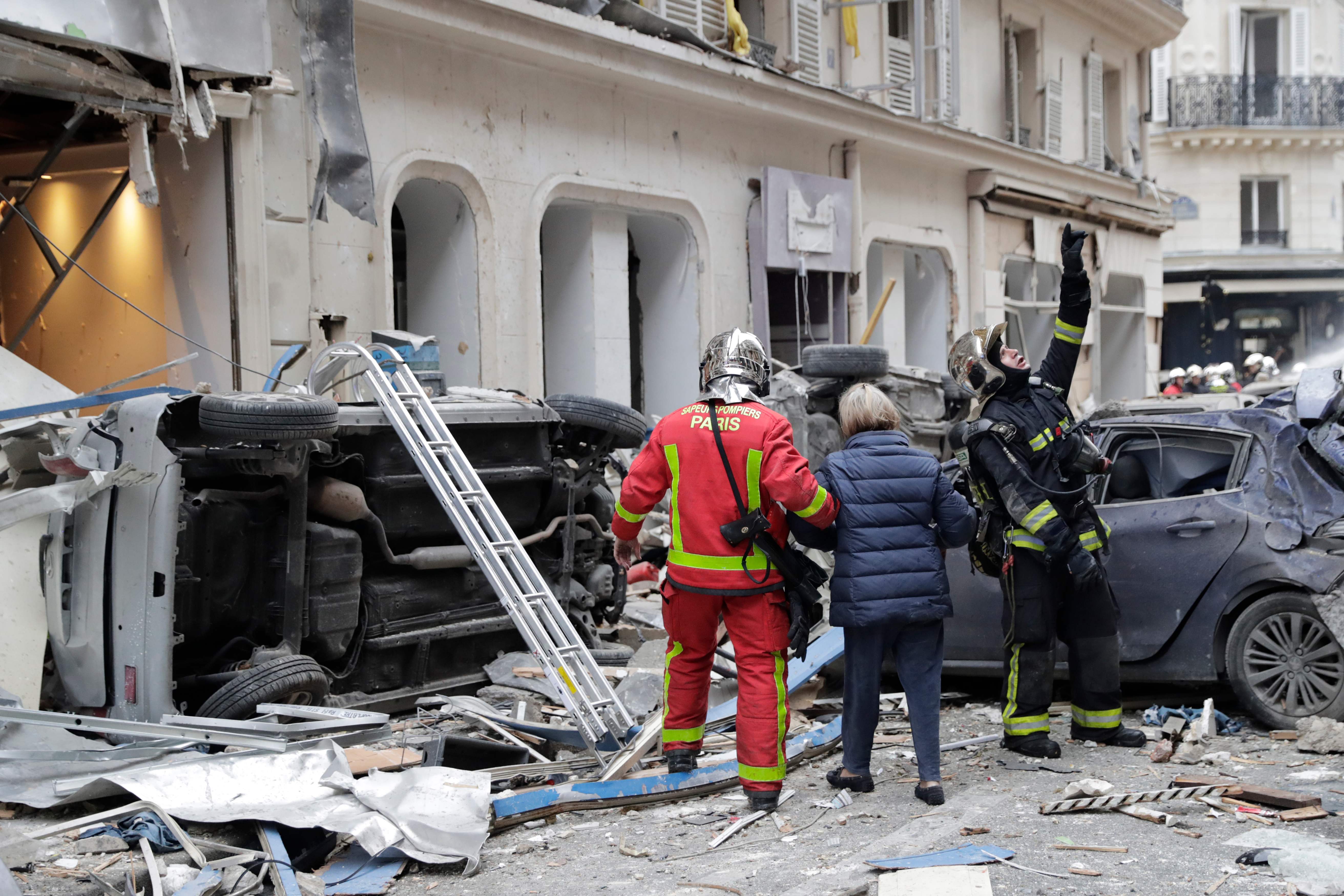 巴黎爆炸事件导致2人死亡(2)