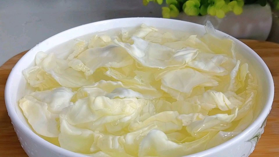 一根黄瓜半个包菜,脆嫩多汁麻辣鲜香,经济实惠又下饭