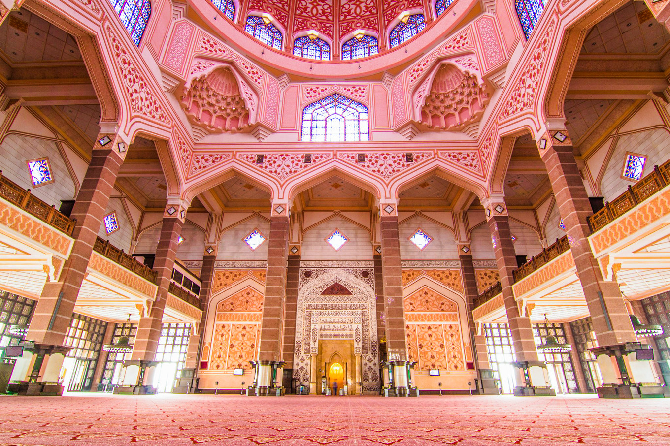美轮美奂的马来西亚清真寺