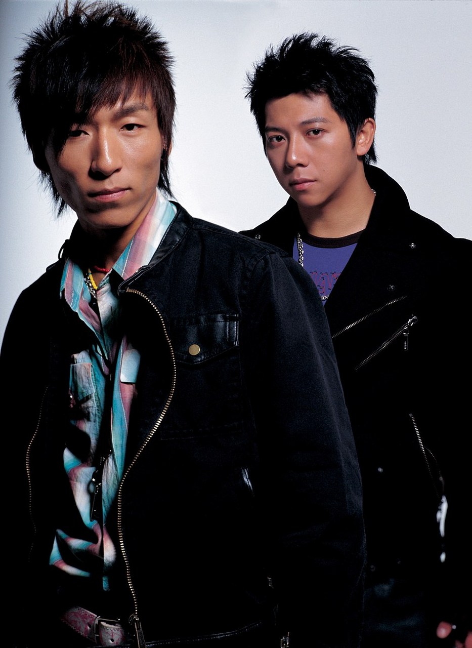 奔跑 这首歌是由羽泉,黄征填词谱曲,胡海泉编曲,羽泉,黄征演唱的一首