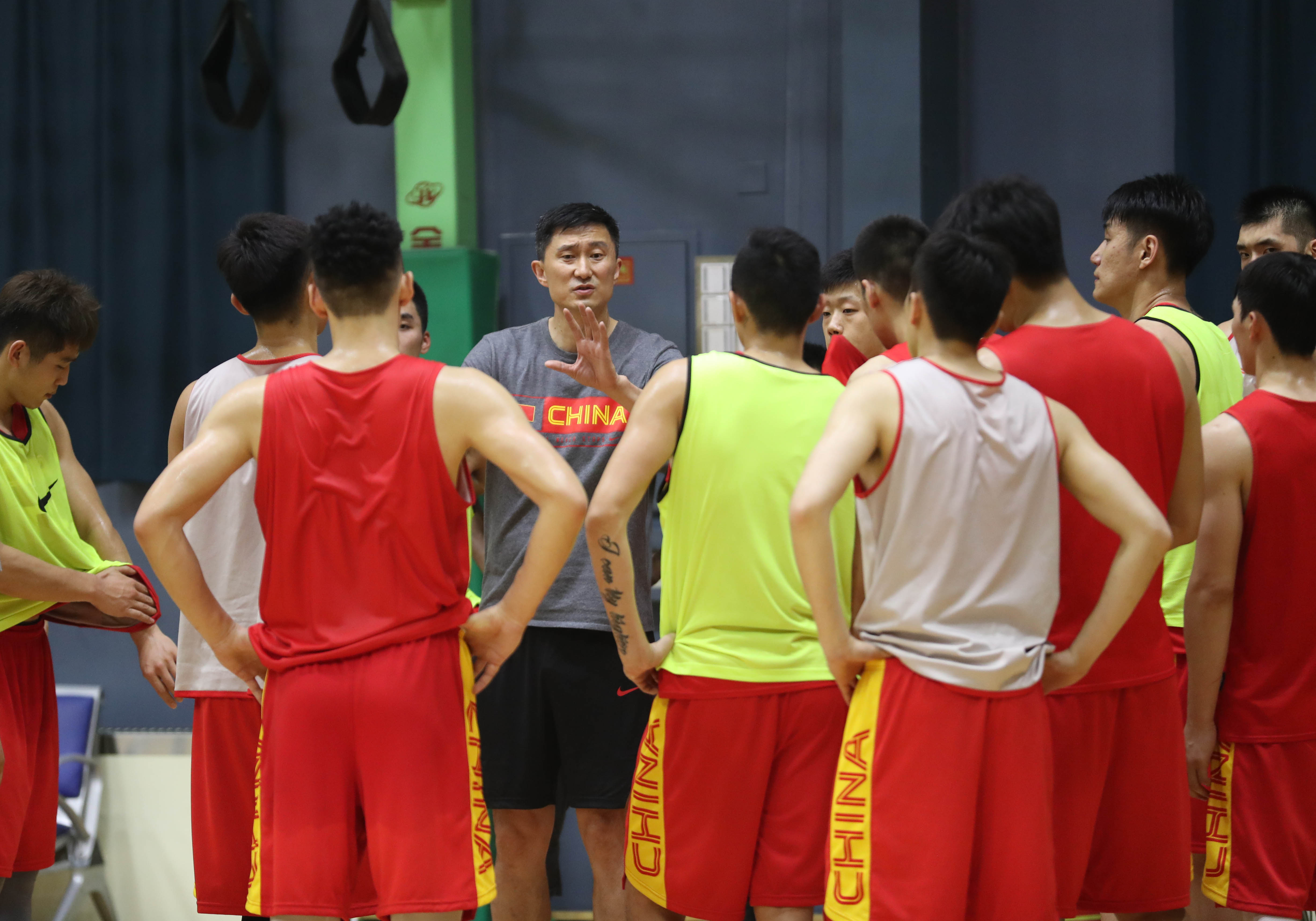 篮球——中国男篮蓝队举行公开训练课(11)