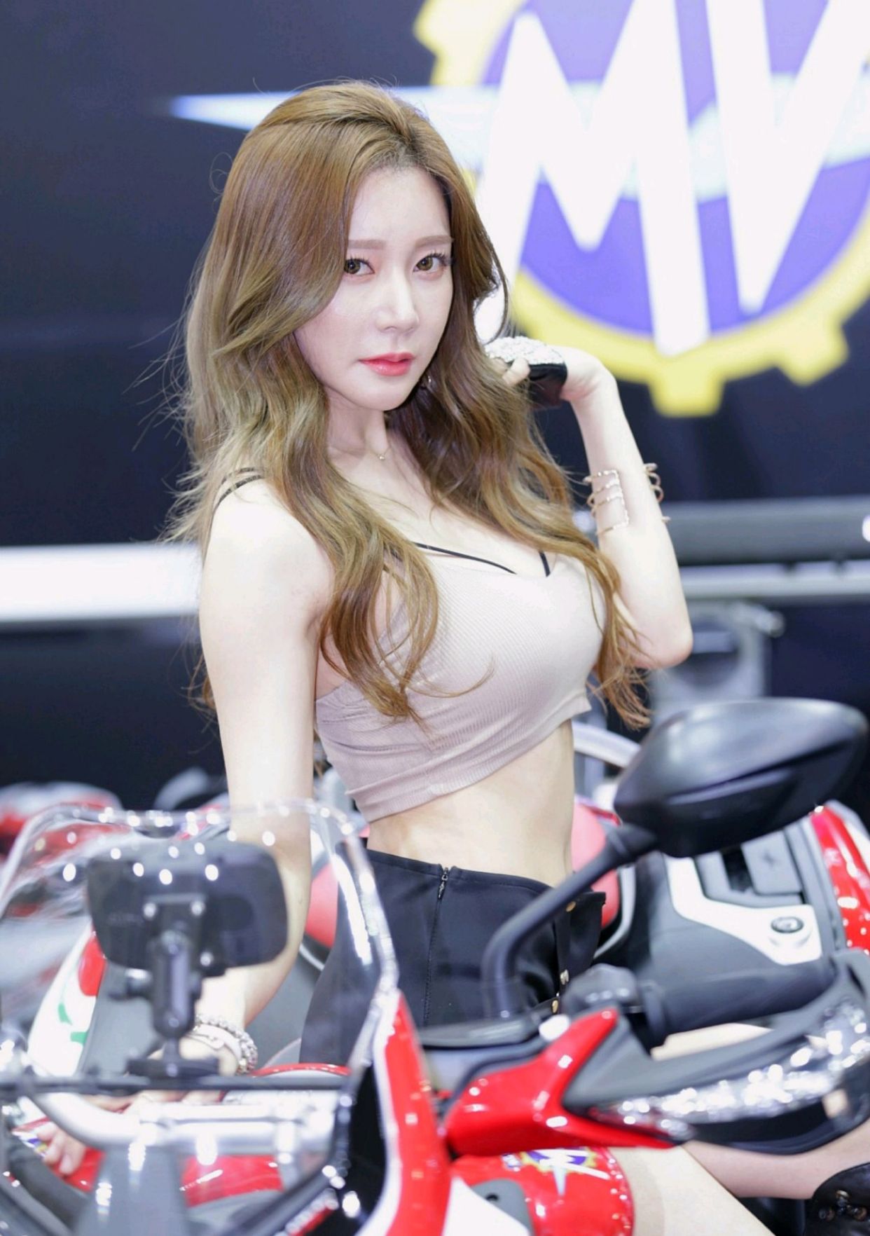 美图赏析:车模韩智恩,第一册-续