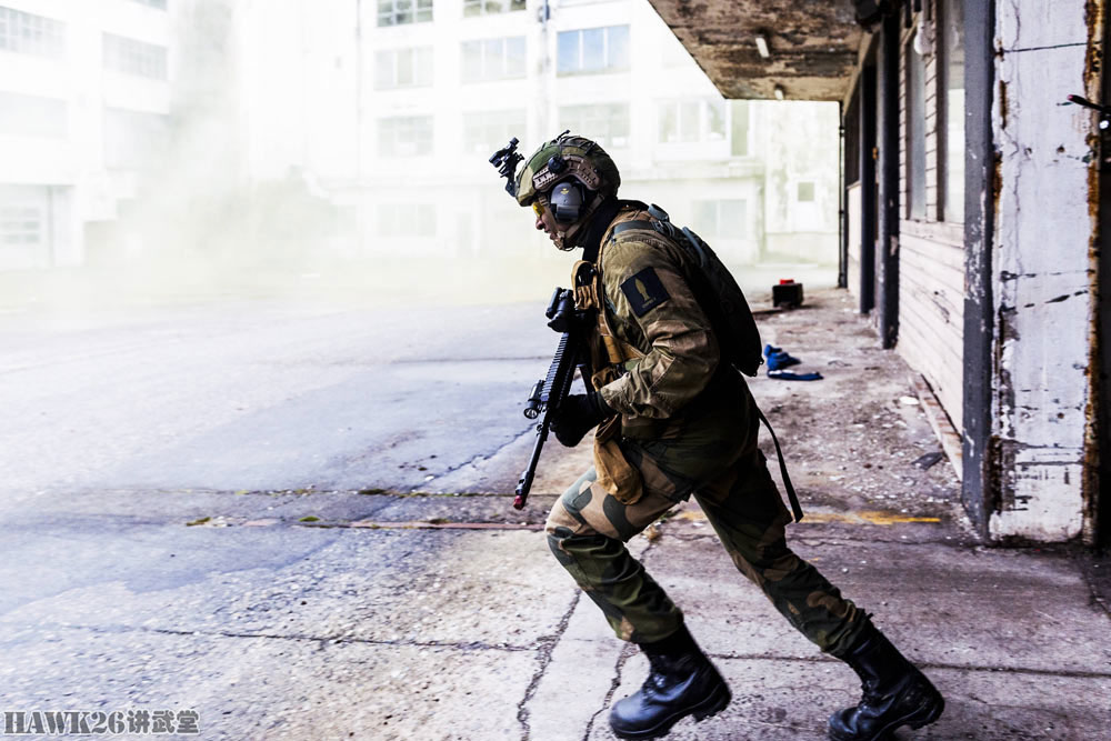 挪威陆军城市作战演习 班组轻装上阵 旨在提高反恐战术水平