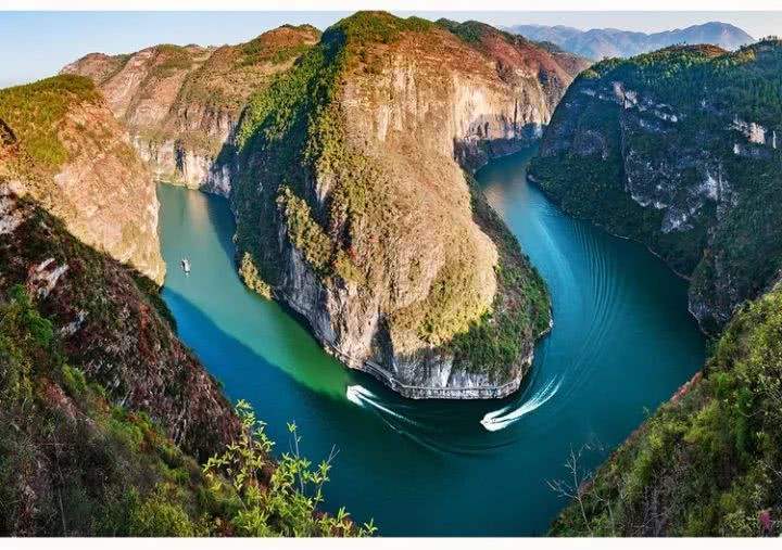 圣泉峰美景:圣泉峰美不胜收,好一幅美丽的风景图,甚是优美!