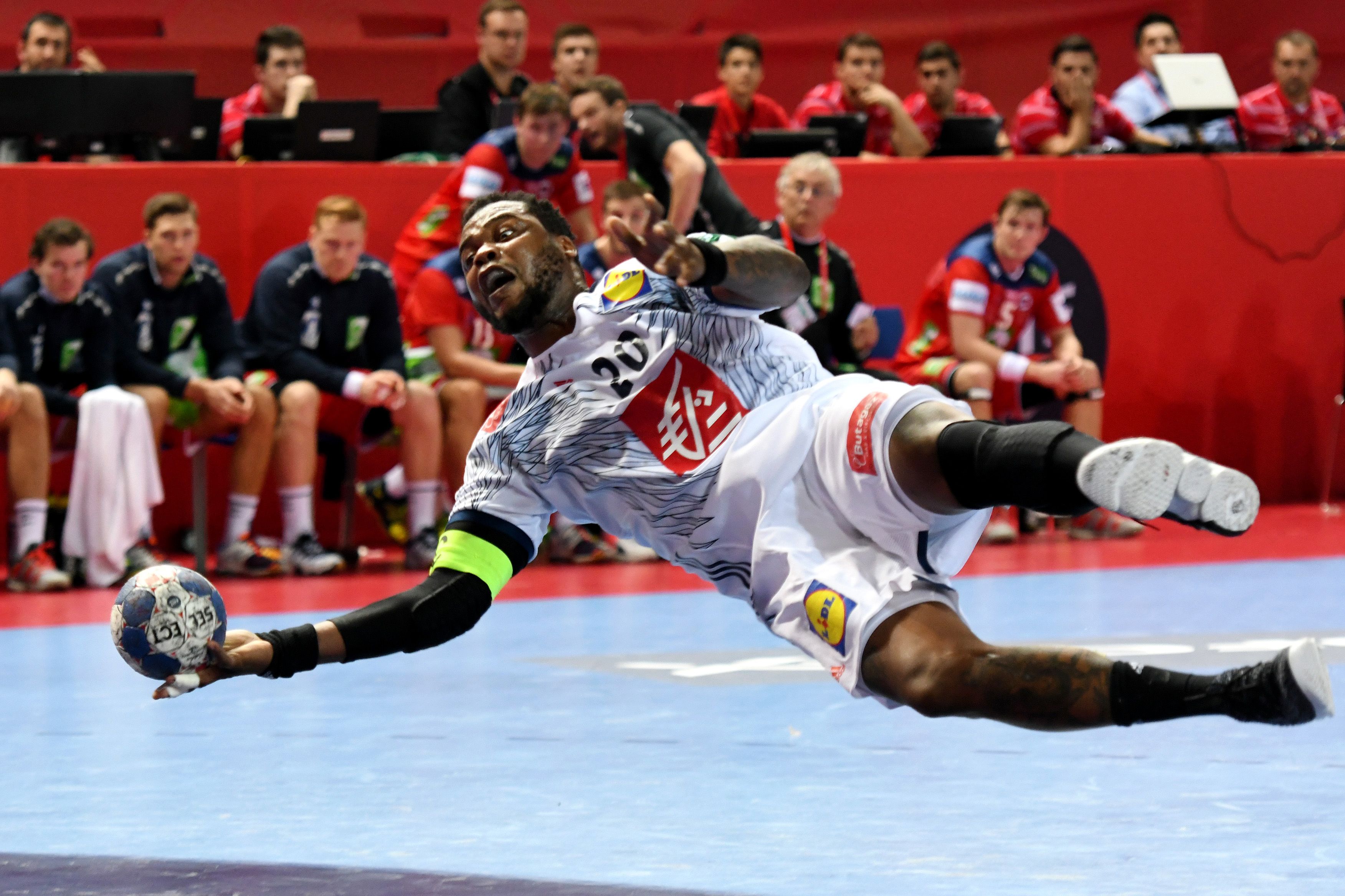 [11](外代二线)手球——欧洲男子手球锦标赛小组赛:法国胜挪威