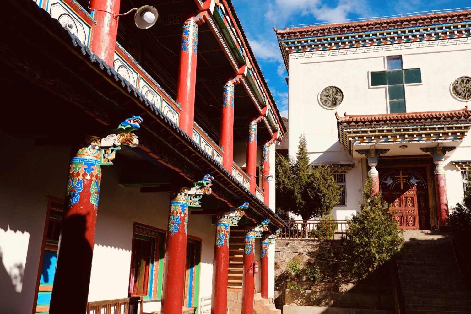 藏传佛教地区西藏唯一一座天主教堂,昌都上盐井天主堂