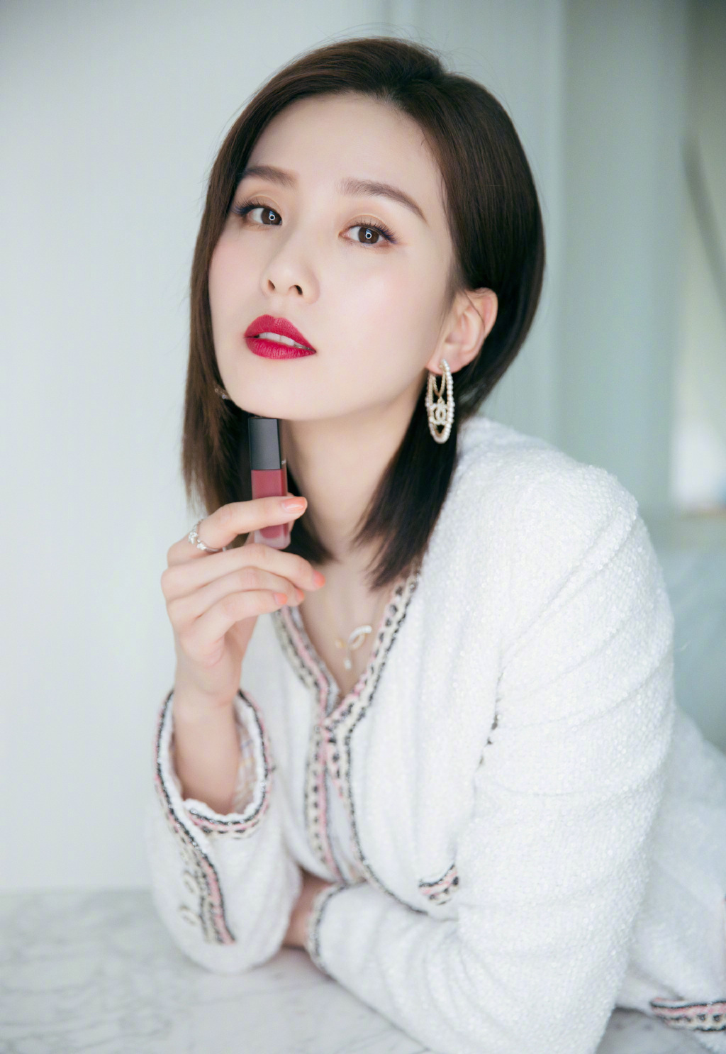 刘诗诗一身香奈儿高调,李易峰和陈伟霆同款寸头似兄弟,刘雯霸气