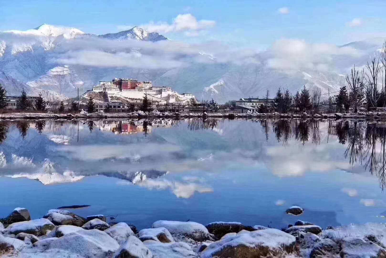 拉萨下雪图片风景实拍图片