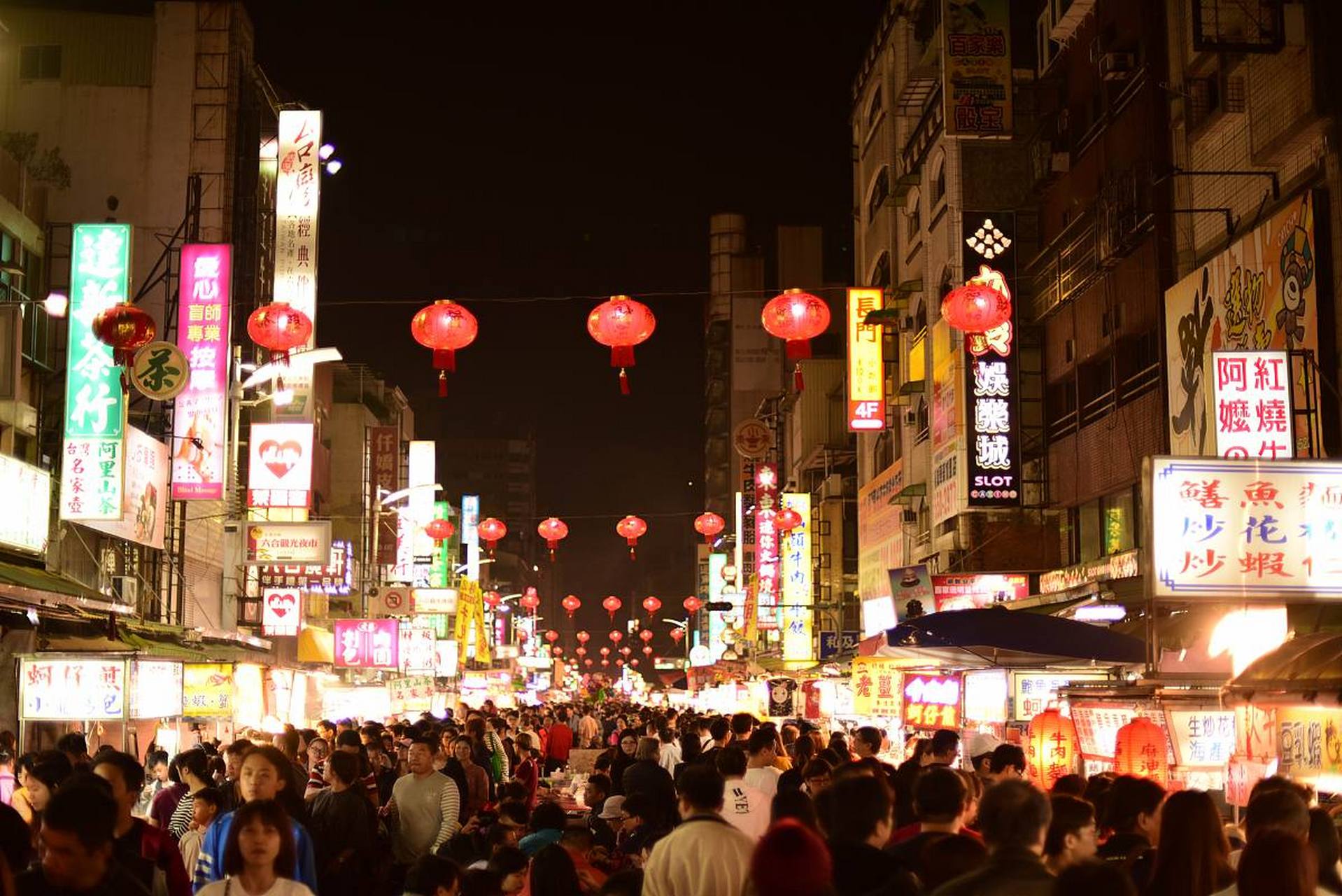广州夜晚街道图片