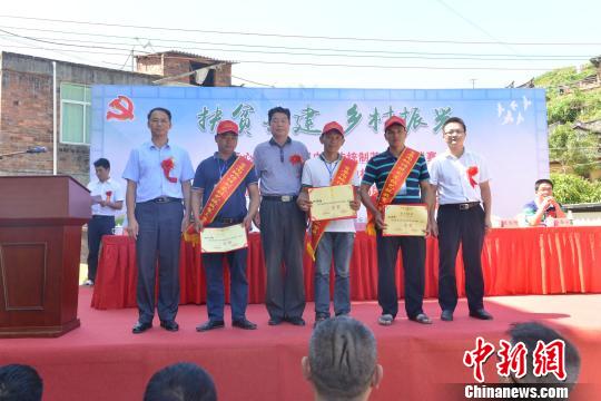 福建安溪:大师名匠助阵贫困村 赛出茶乡丰收好年景