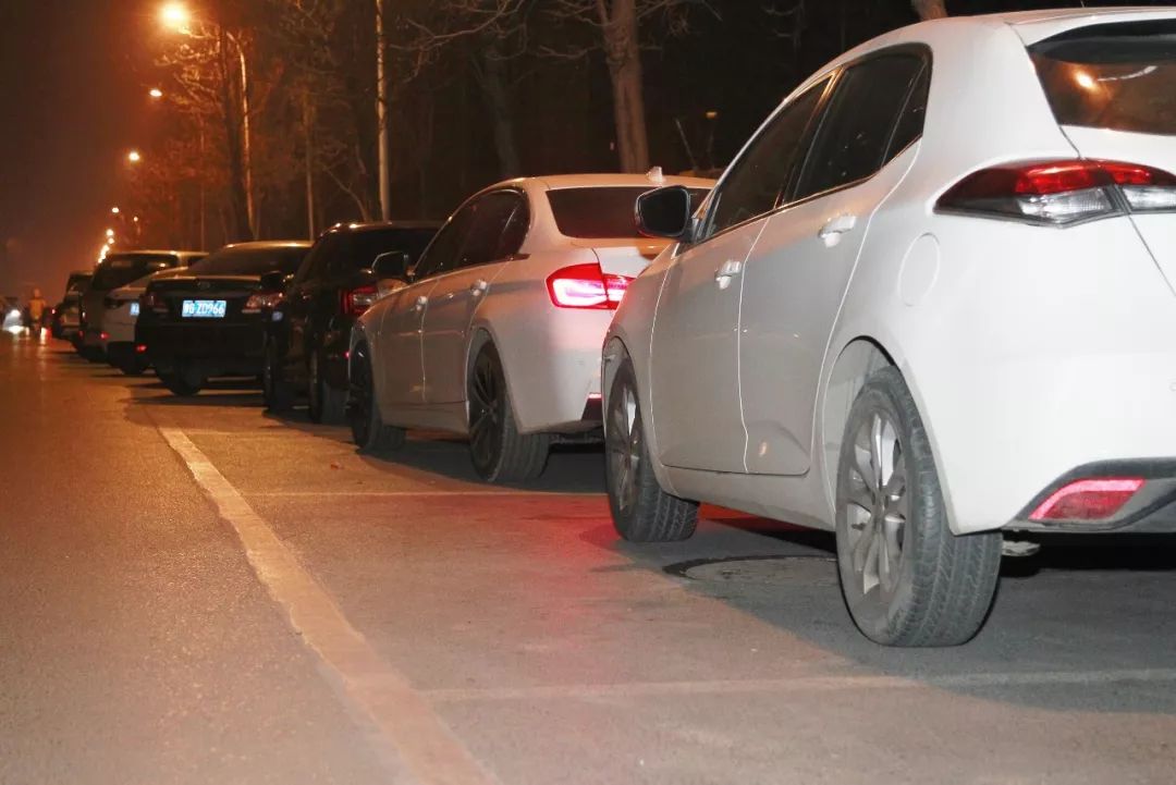 郑州金水区拟推夜间免费停车位引热议,你家附近啥时候也能划?