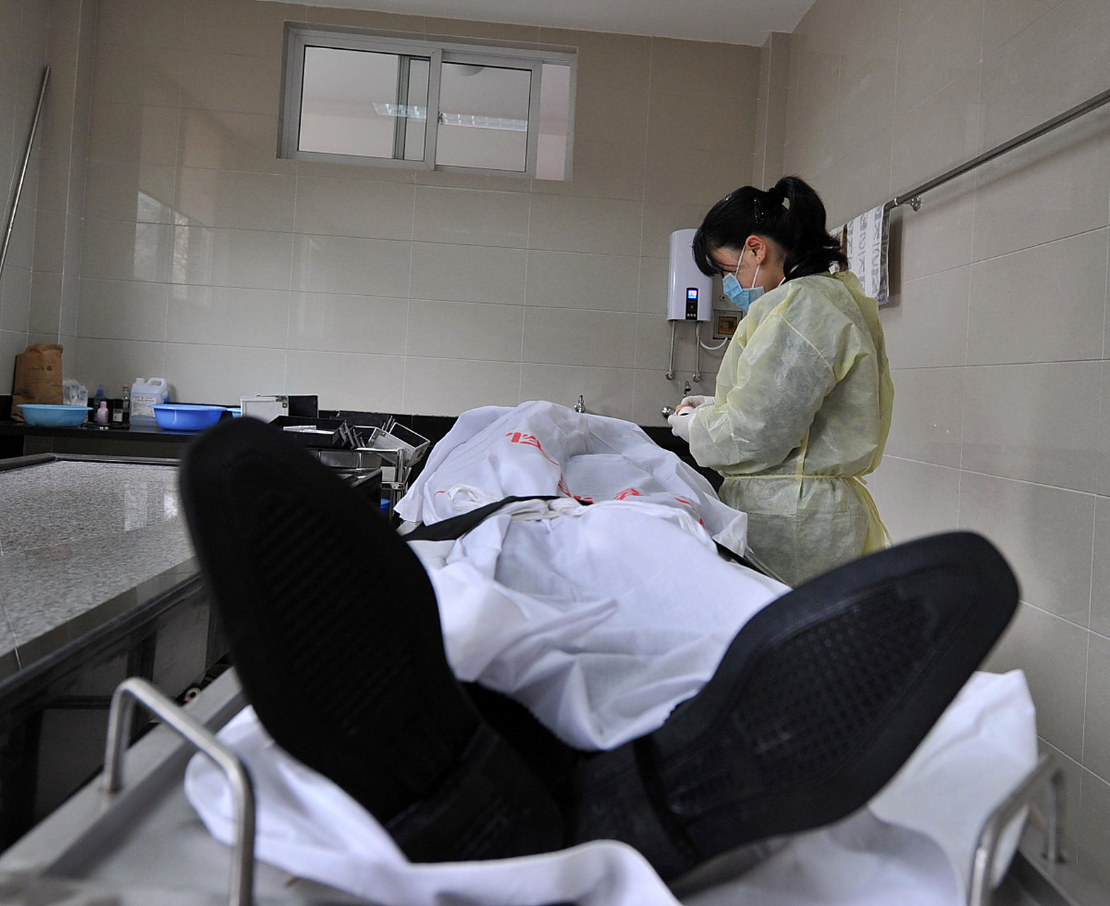 在成都,有一对夫妻都在殡仪馆工作.