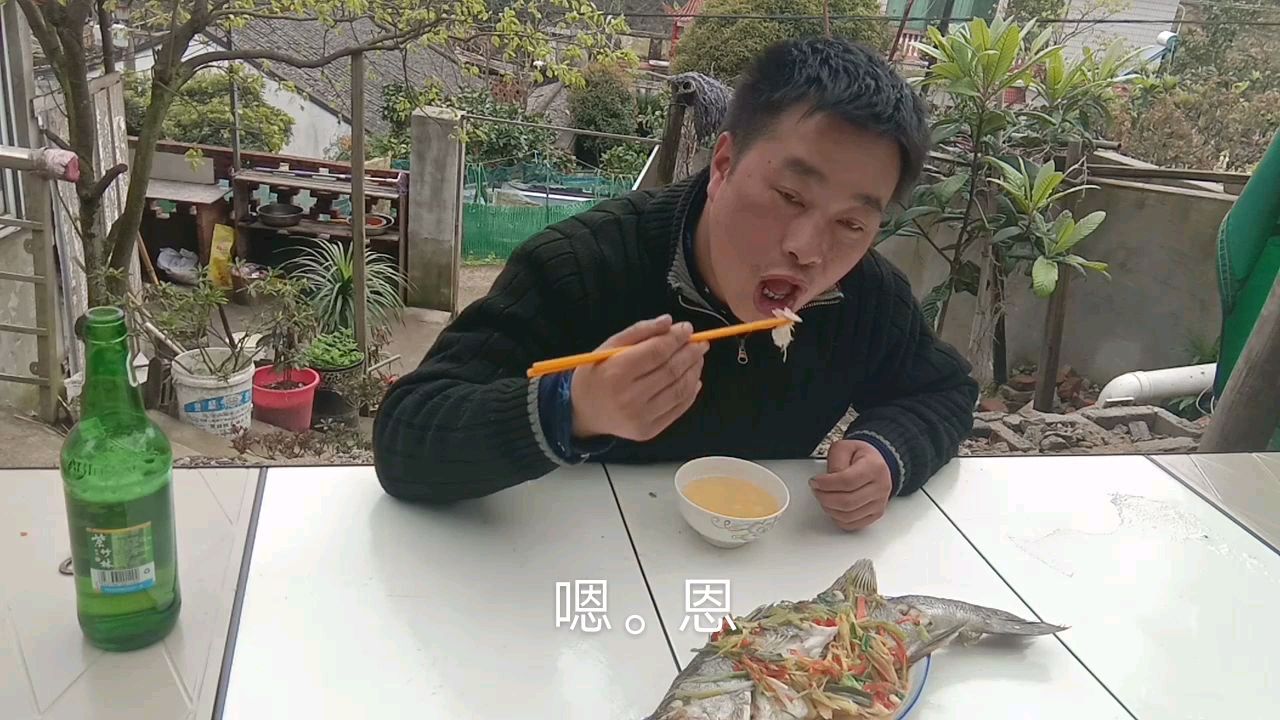 做个原汁原味的海边美食,清蒸葱油鲈鱼,鲜嫩好吃
