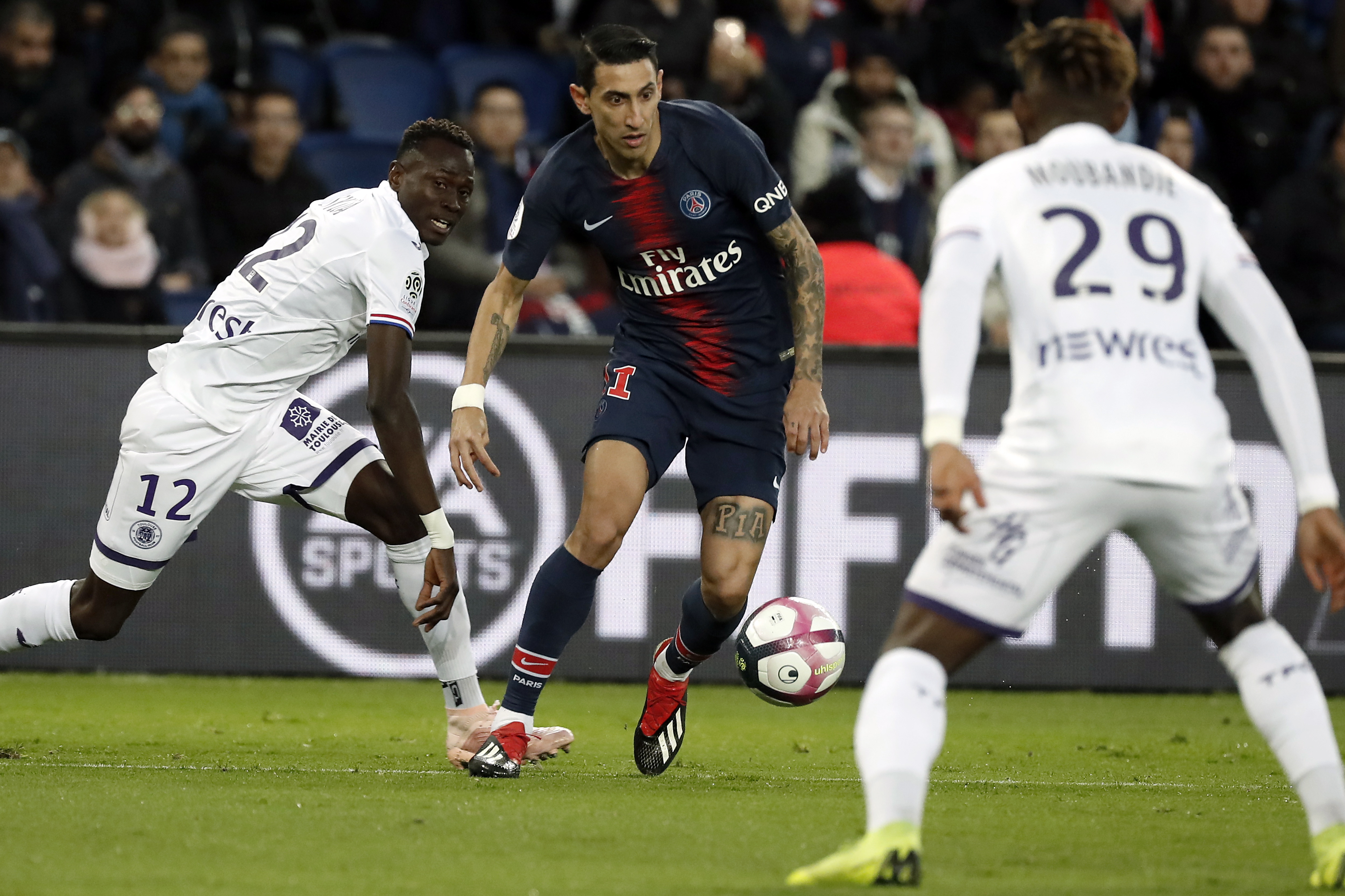 足球——法甲联赛:巴黎圣日耳曼胜图卢兹