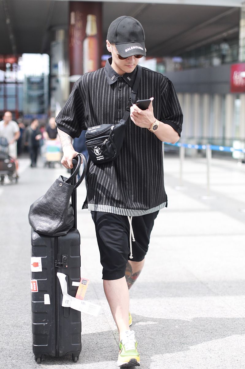 比起写作,打扮才是蒋劲夫的拿手好戏?看这一霸气纹身你就懂了