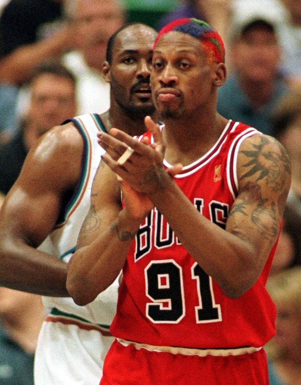 奥拉朱旺3830个历史第一,穆托姆博3289个历史第二,贾巴尔3189个历史第