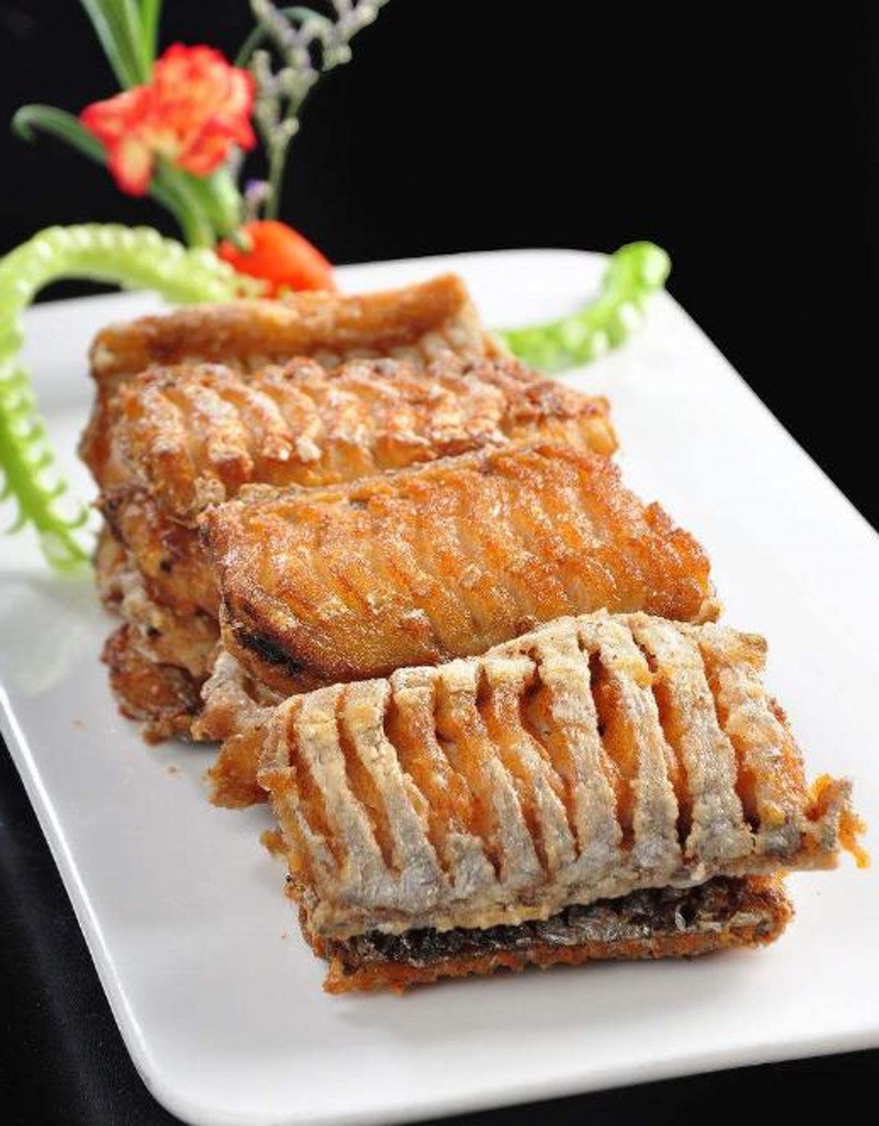 香煎带鱼,酥皮嫩肉口齿留香,刚出锅就被老公儿子清盘!