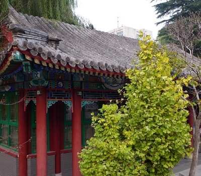 解放后规模宏大的棍贝子府大部分被拆掉并在原址建成北京积水潭医院.