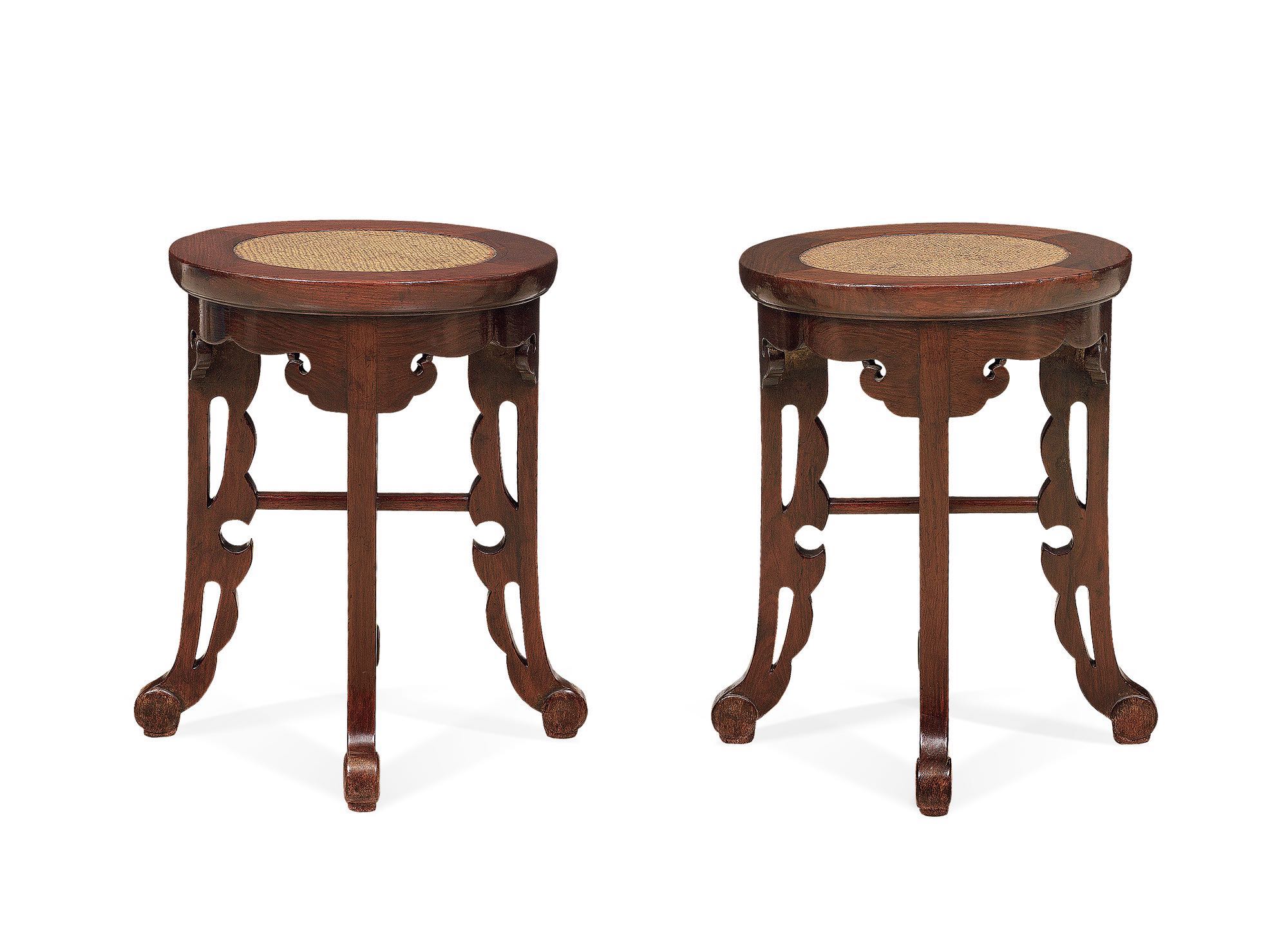 备受关注的明清黄花梨瘿木面鼓凳,显然更加"明式",是2018最值得收藏器