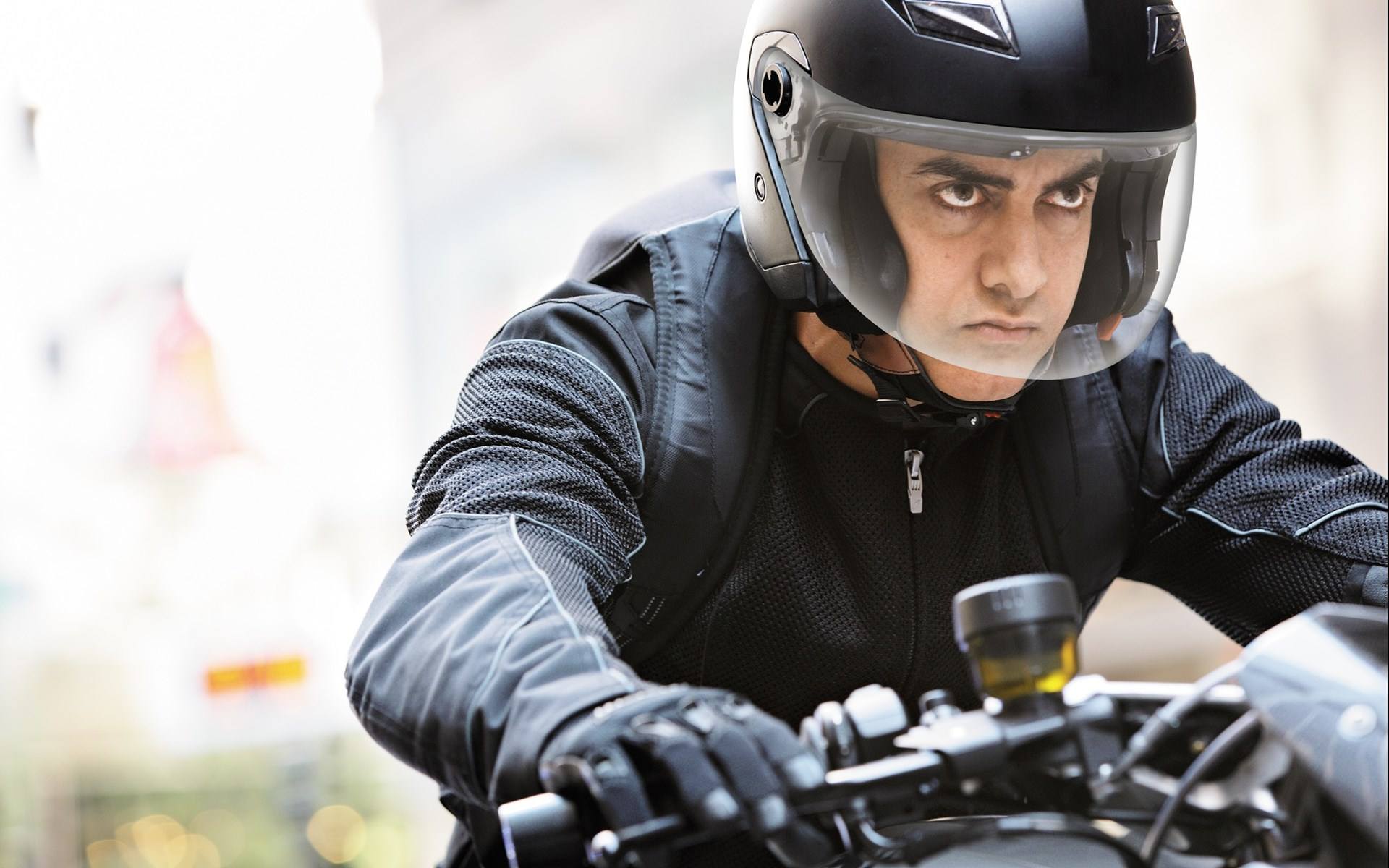 9 幻影车神:魔盗激情 dhoom(2013)