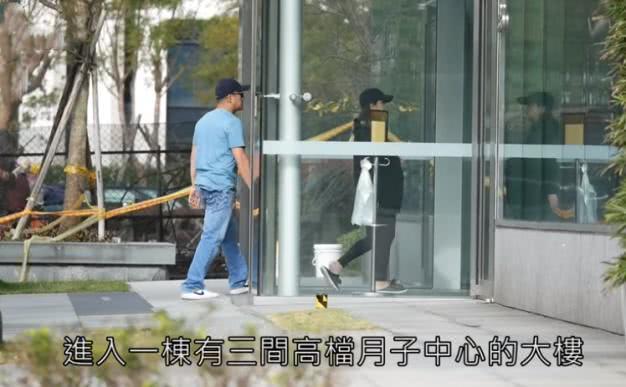 吴大维53岁终得子!妻子挺孕肚发胖严重,入住高档月子中心显重视