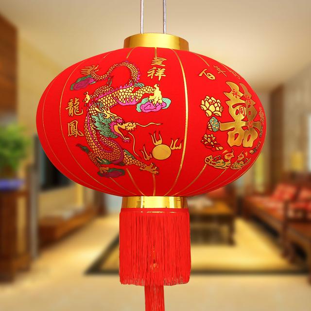 结婚就要到处都红彤彤的,这样才喜庆,我的婚礼就要比别人美!