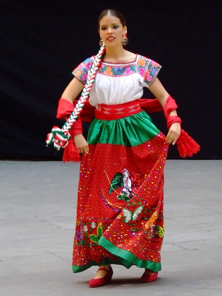 墨西哥民俗礼服图片
