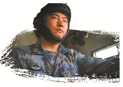 战车驾驶员杨卫江 车神玩漂移