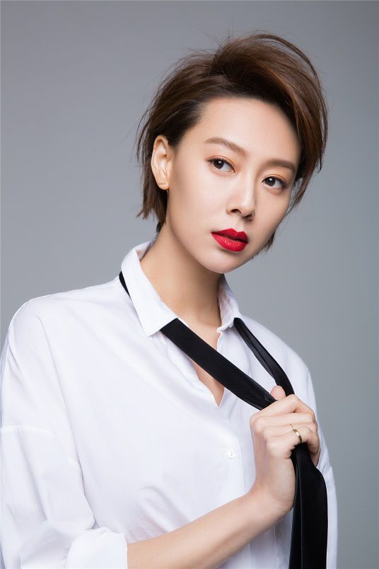 张雅蓓:从花泳运动员到实力演员的优雅转身 张雅蓓:杨丹与我很相似
