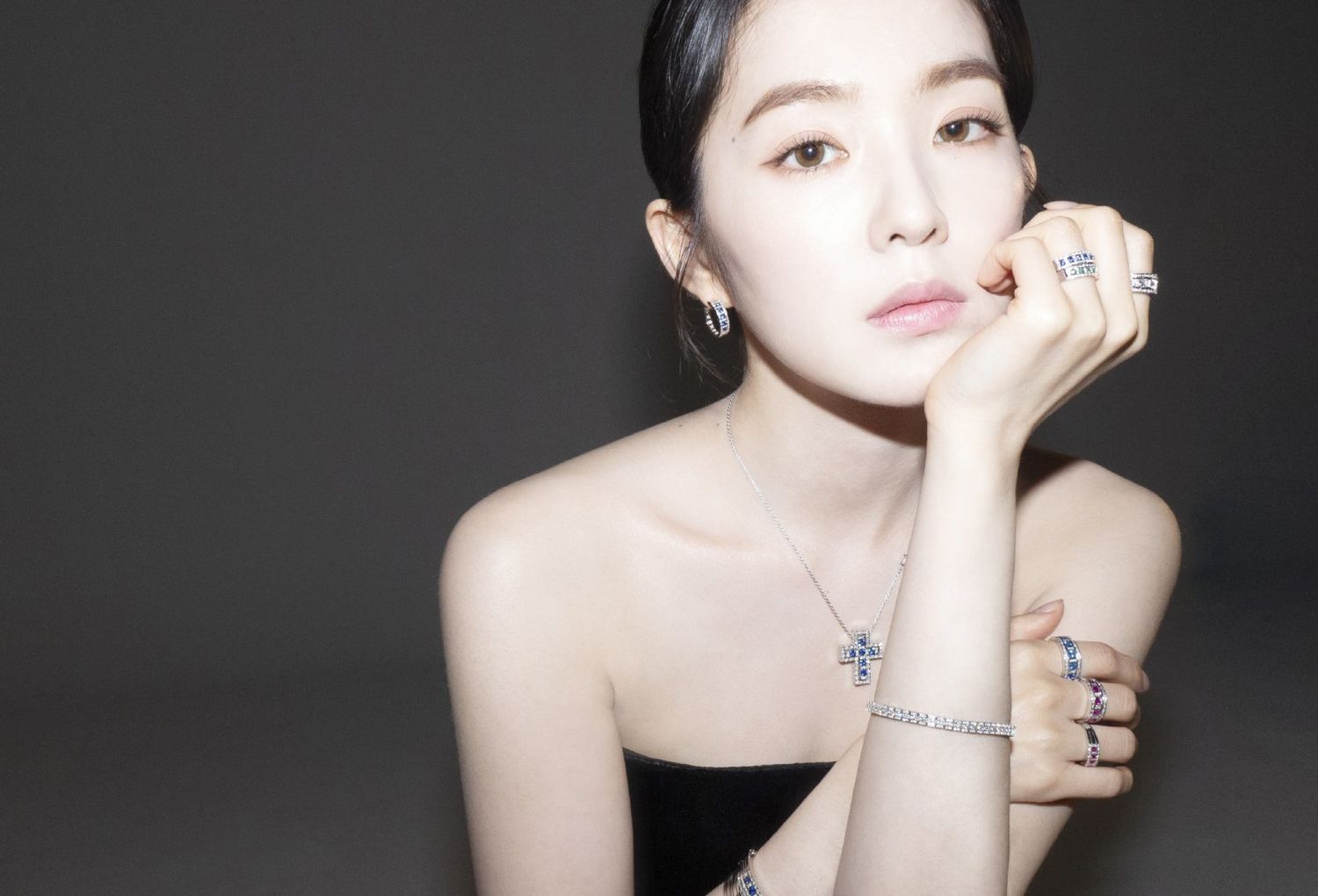 "宝石般闪耀的美貌"irene珠宝品牌影像公开