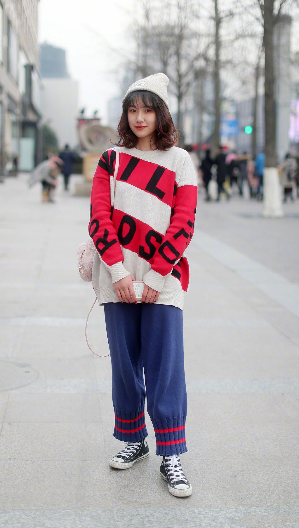 街拍:美女个性时尚的穿搭,潮流好看,值得收藏!